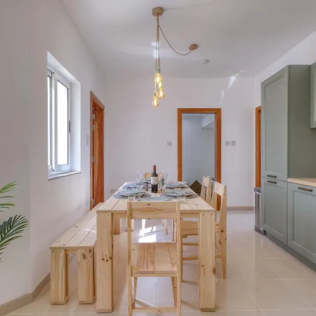 Charming Penthouse With 3 Sun Terraces Jcut2-1 דירה Is-Swieqi
